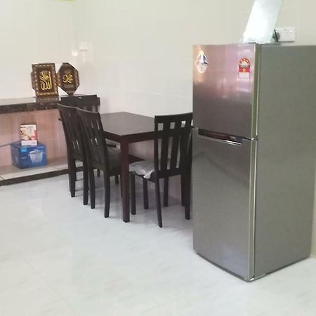 Homestay Damai Yusmila Kuala Terengganu Zewnętrze zdjęcie