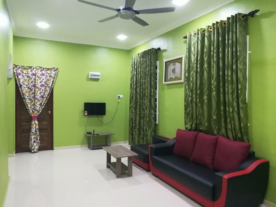 Homestay Damai Yusmila Kuala Terengganu Zewnętrze zdjęcie