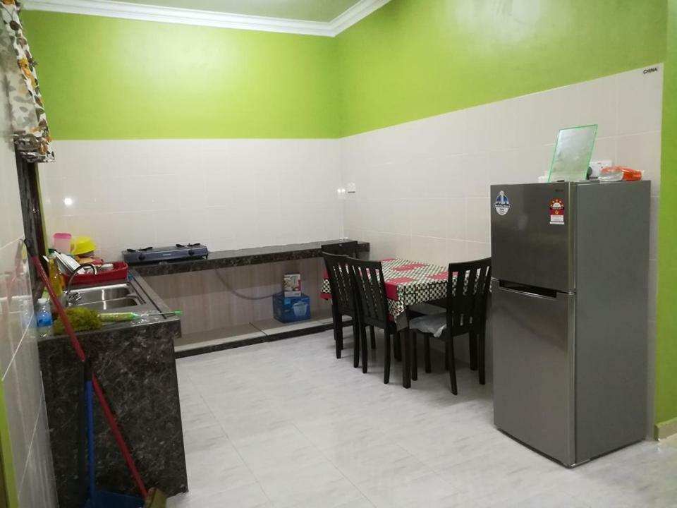 Homestay Damai Yusmila Kuala Terengganu Zewnętrze zdjęcie